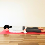 バッタのポーズ