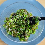 材料を混ぜ合わせる