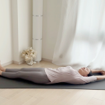 三日月のポーズ