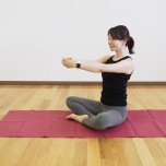 快眠ストレッチ・肩甲骨1