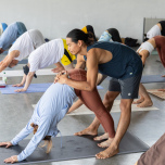 ヨガジャーナルプロデュースのヨガクラス「BEACH SIDE YOGA」が開催