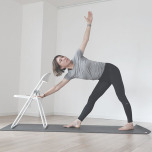 椅子のダウンドッグ２