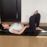 寝たままお尻ストレッチ①