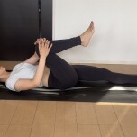 寝たままお尻ストレッチ③