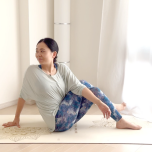 ねじりのポーズ