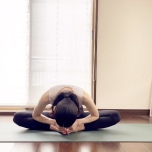 がっせき前屈のポーズ