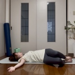 巻き肩ストレッチ