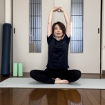 背中ほぐしストレッチ