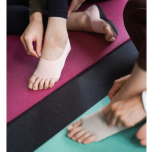 私たちがヨガソックス「POSON®」をはく理由