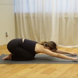 仔犬の伸びのポーズ