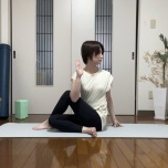 半分の魚の王のポーズ