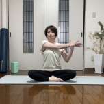 二の腕ほぐしストレッチ