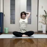 二の腕ほぐしストレッチ