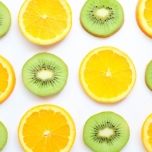 スキンケアだけでは防げない？肌荒れしやすい人に不足しがちな栄養素とは【管理栄養士が解説】