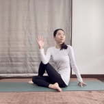 ねじりのポーズ