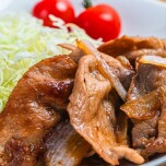 玉ねぎと肉の料理