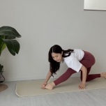 爪先を内側に向けるイメージ