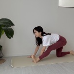 お尻を後ろに引くイメージ