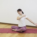 肩こり筋のストレッチ②