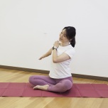 肩こり筋のストレッチ③