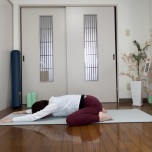 股関節ほぐしストレチ