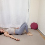 両膝を立てて仰向けで寝た体勢