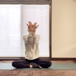 肩甲骨ストレッチ