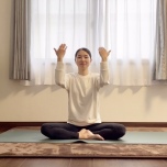 肘の曲げ伸ばし