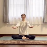 肘の曲げ伸ばし