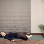 仰向けのがっせきのポーズ