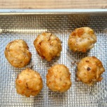 ボールを揚げる