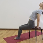 オフィス:椅子ストレッチ③