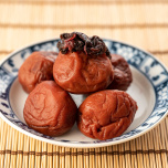 朝「梅干し」で痩せ腸に！代謝が上がる意外な理由を管理栄養士が解説