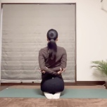 巻き肩ストレッチ