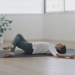 仰向けツイスト2