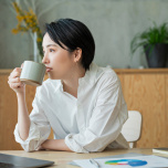 無意識に食べてたわ…。朝、幸せホルモンを減らすNG食べ物を管理栄養士が解説