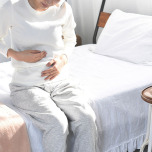 ヒップウォークで便秘にアプローチ