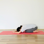 チャイルドポーズ