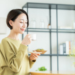 【朝のコーヒーに足すだけ】たんぱく質や食物繊維が摂れる意外な食材とは?