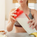 プロテインを用意する人