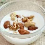 ナッツ・ヨーグルト