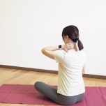 首の後ろ・マッサージ