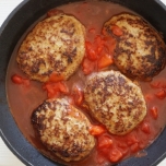 ハンバーグのトマト煮込み