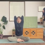 背中ストレッチ