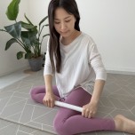 脚の外側をほぐす
