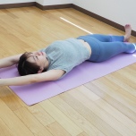 寝る前・背骨ストレッチ