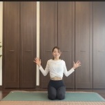 肩甲骨寄せストレッチ