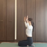 巻き肩ストレッチ