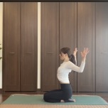 巻き肩ストレッチ