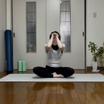 首ストレッチ